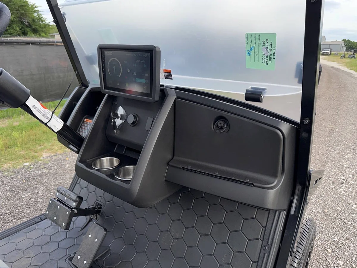 2026 E-Z-GO Express SUMMIT XT photo 12