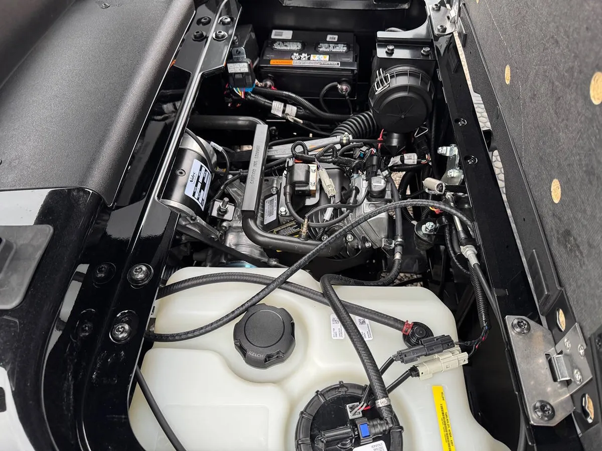 2027 E-Z-GO RXV VALOR 4 S+ Kawasaki EFI GA RXV VALOR 4 S+ Kawasaki EFI GAS photo 14