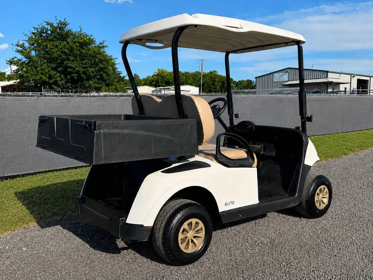 2023 E-Z-GO RXV ELiTE Lithium photo 4