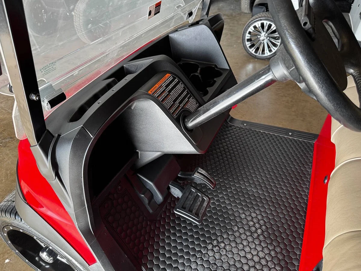2024 E-Z-GO RXV ELiTE Lithium photo 8