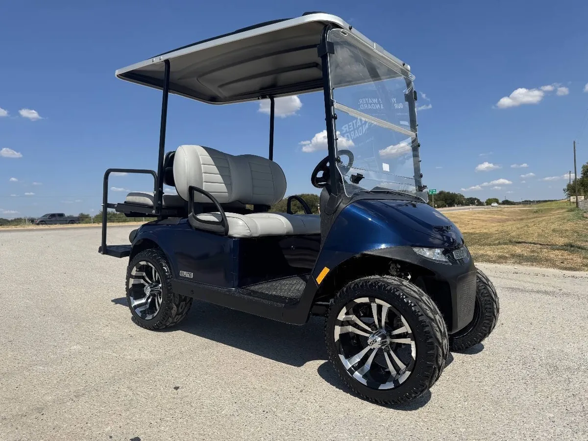 2025 E-Z-GO RXV ELiTE Lithium photo 1