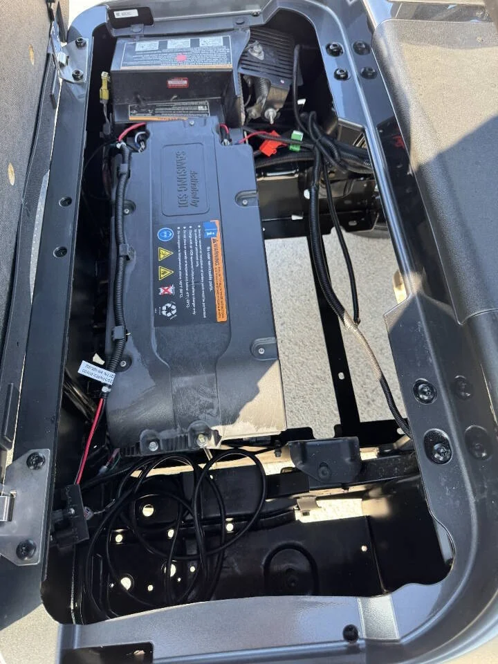 2021 E-Z-GO RXV ELiTE Lithium photo 13