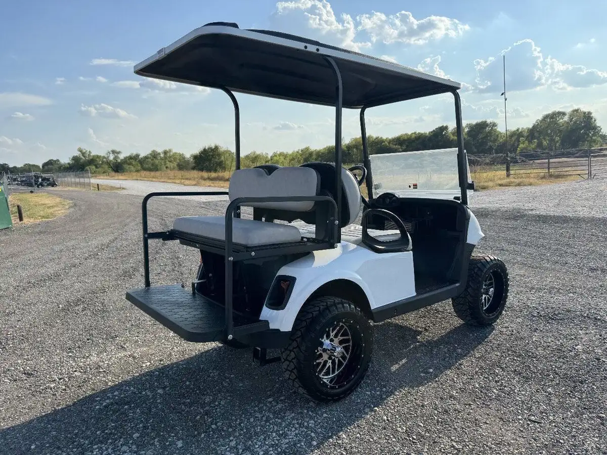 2022 E-Z-GO Freedom ELiTE Lithium photo 9