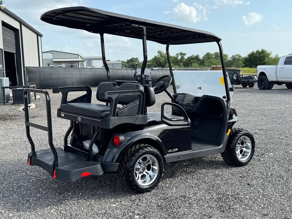 2027 E-Z-GO RXV VALOR 4 S+ Kawasaki EFI GA RXV VALOR 4 S+ Kawasaki EFI GAS photo 5