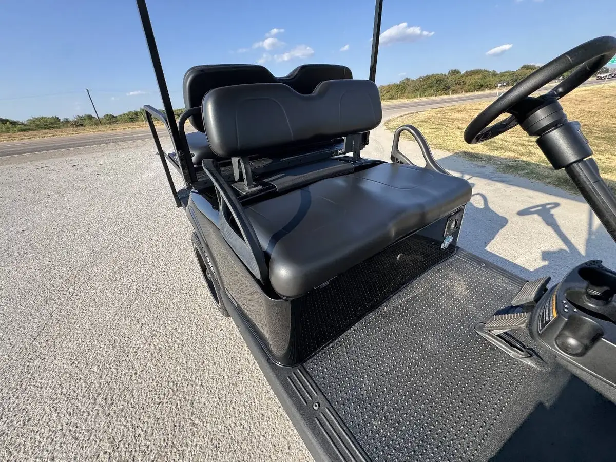 2021 E-Z-GO RXV ELiTE Lithium photo 13