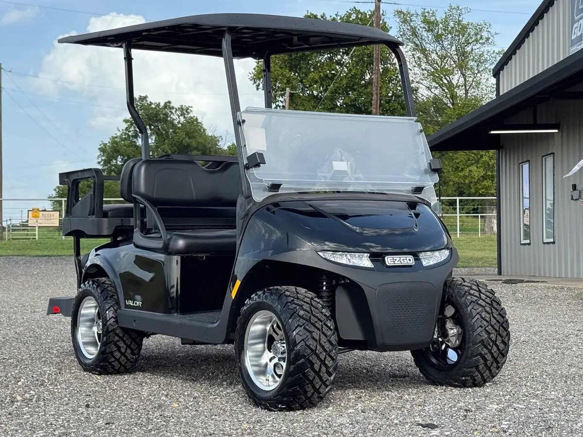 2027 E-Z-GO RXV VALOR 4 S+ Kawasaki EFI GA RXV VALOR 4 S+ Kawasaki EFI GAS photo 2