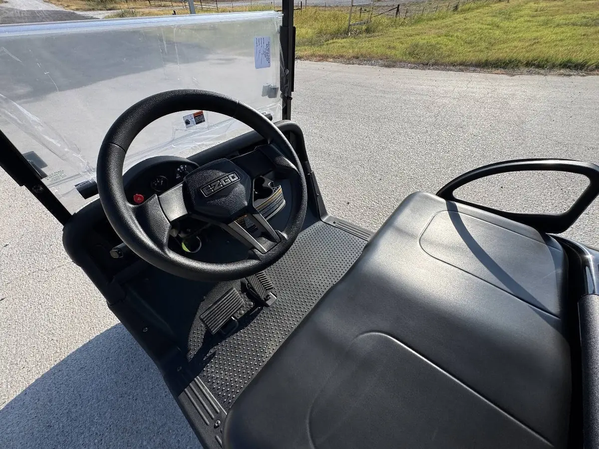 2021 E-Z-GO RXV ELiTE Lithium photo 8