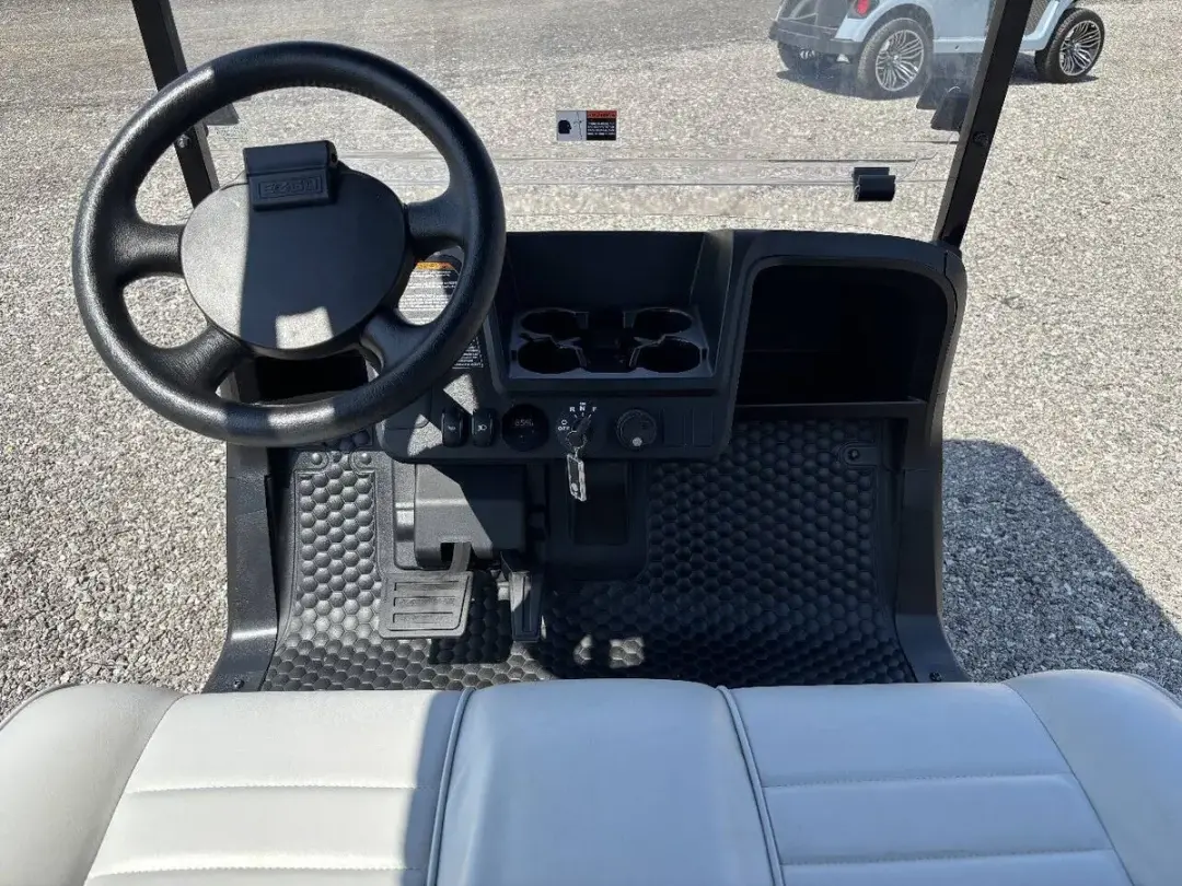 2025 E-Z-GO Freedom ELiTE Lithium photo 7