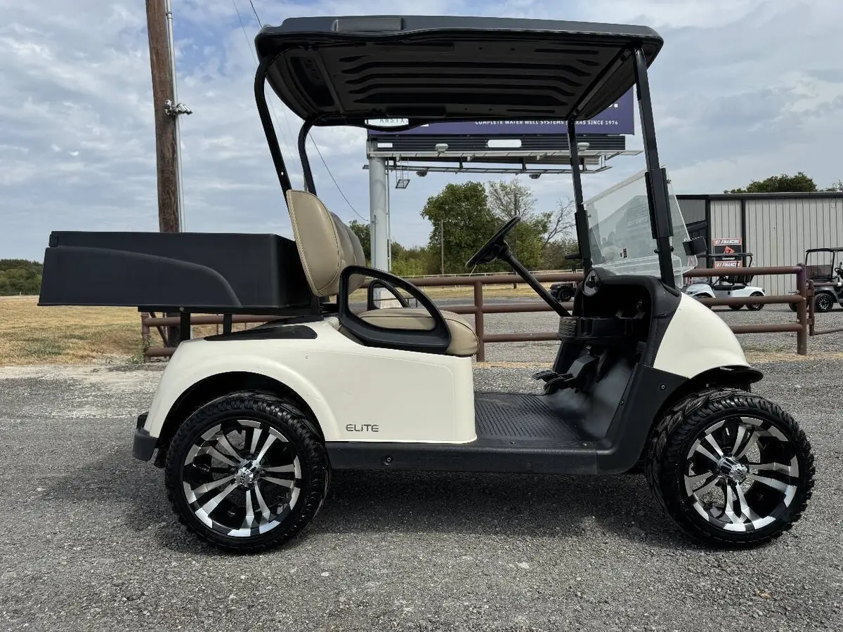 2023 E-Z-GO RXV ELiTE Lithium photo 4