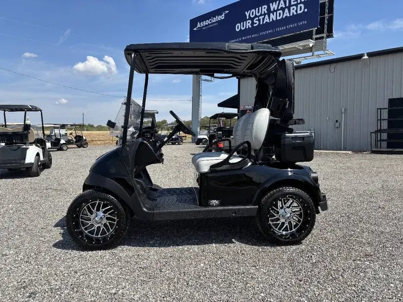 2025 E-Z-GO Freedom ELiTE Lithium photo 2