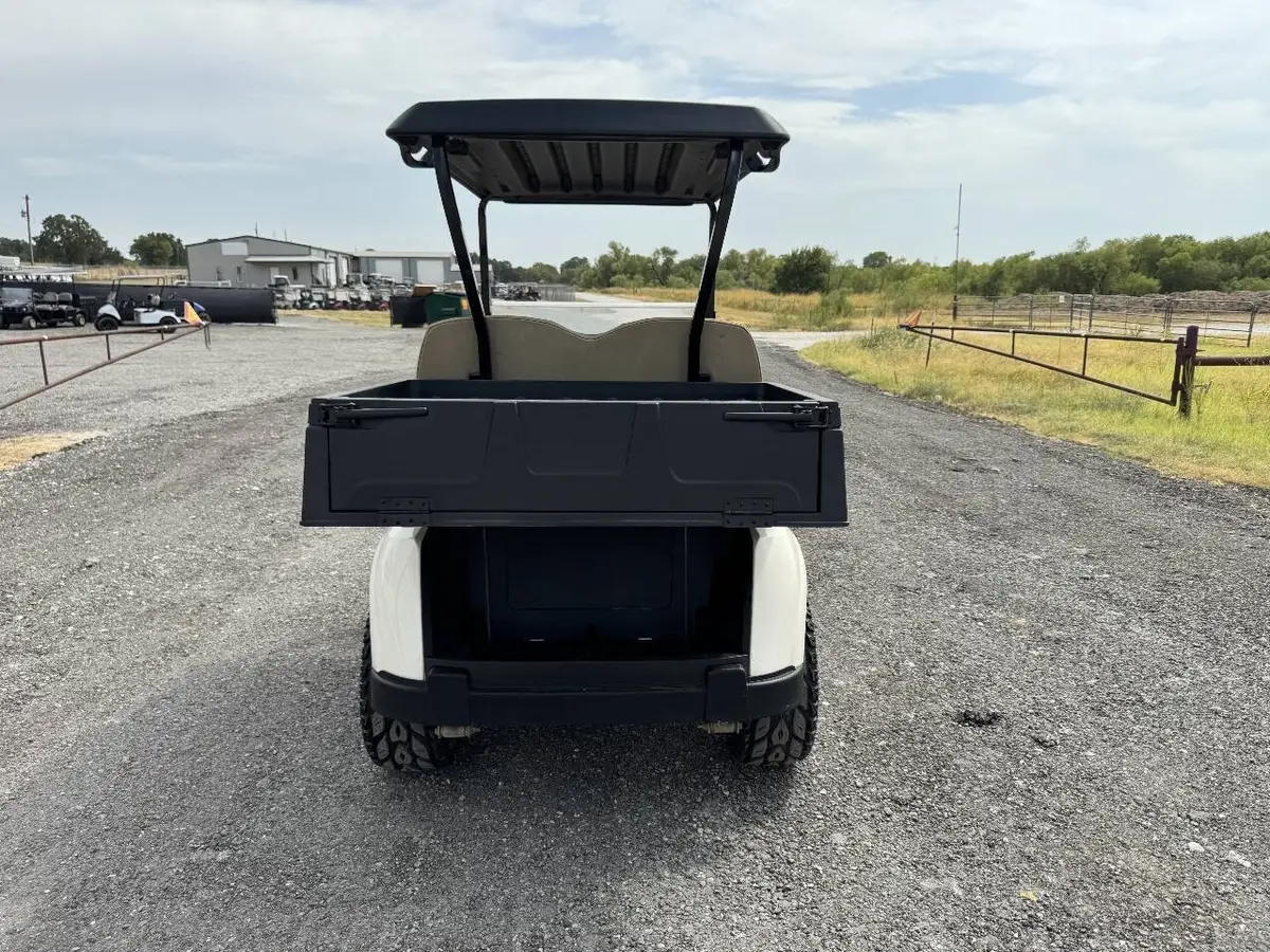 2023 E-Z-GO RXV ELiTE Lithium photo 7