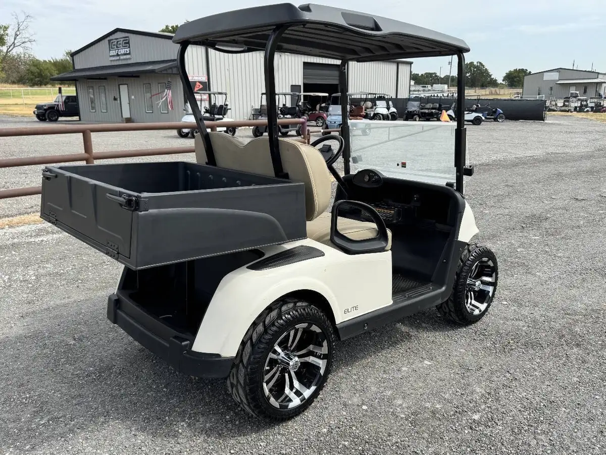 2023 E-Z-GO RXV ELiTE Lithium photo 5