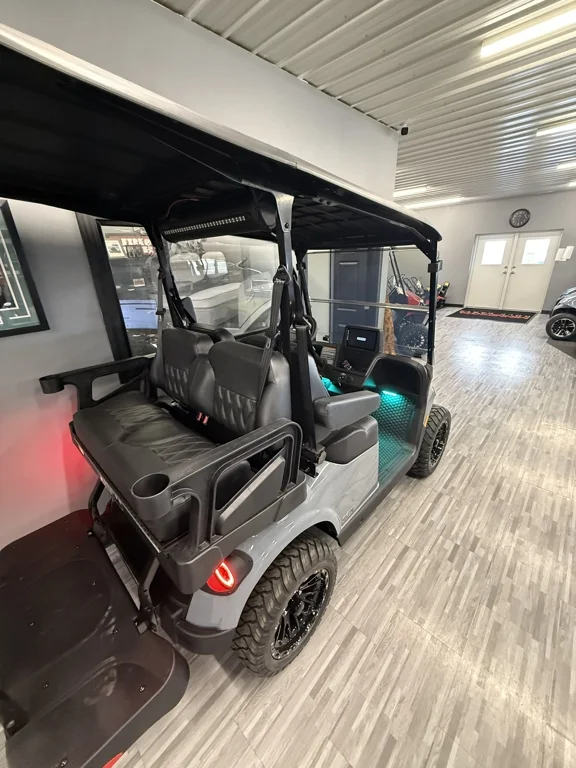 2026 E-Z-GO RXV ELiTE Lithium photo 2
