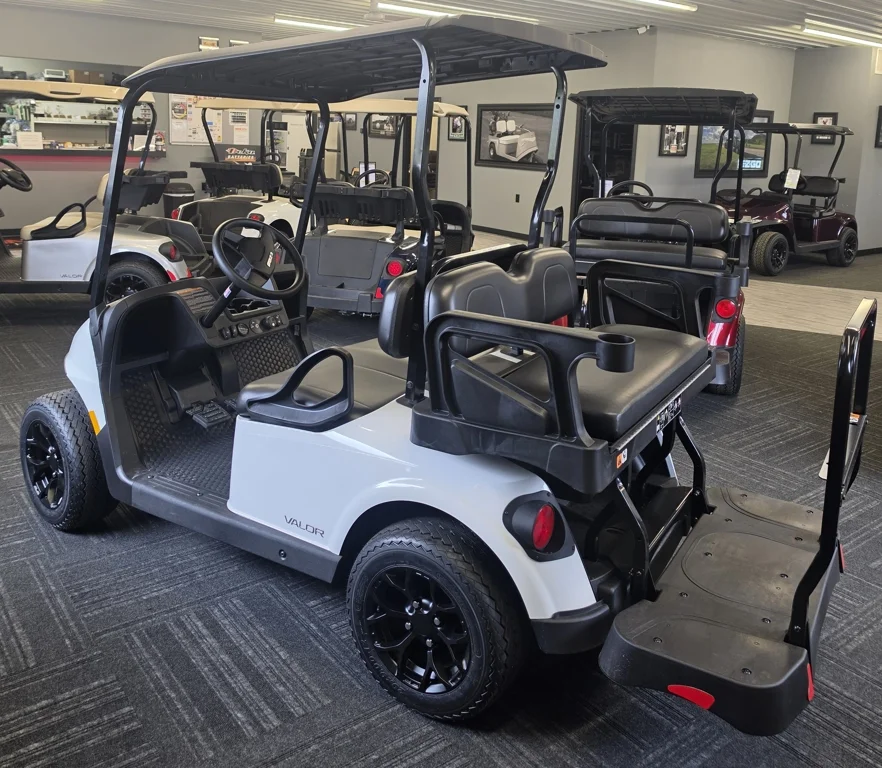 2027 E-Z-GO RXV Valor 4 photo 3