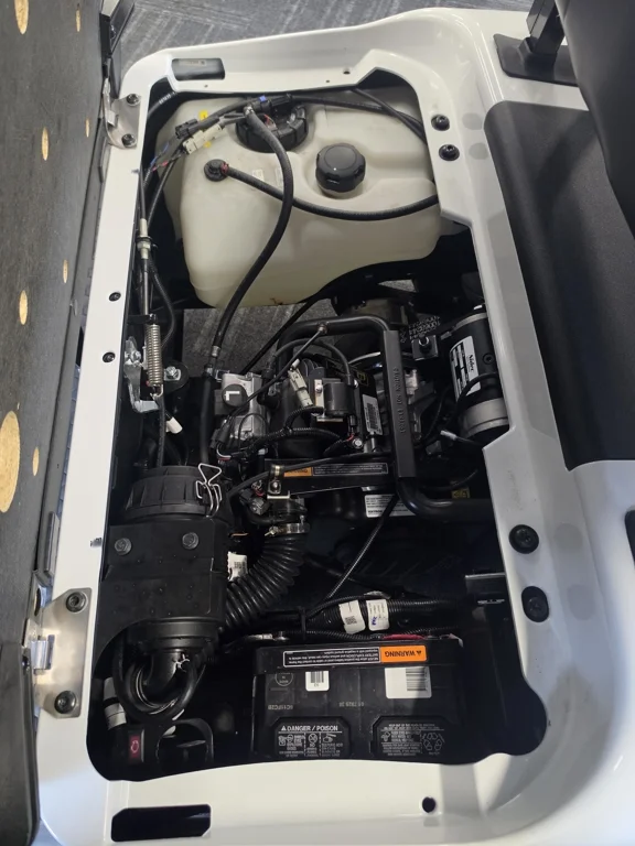 2027 E-Z-GO RXV Valor 4 photo 6