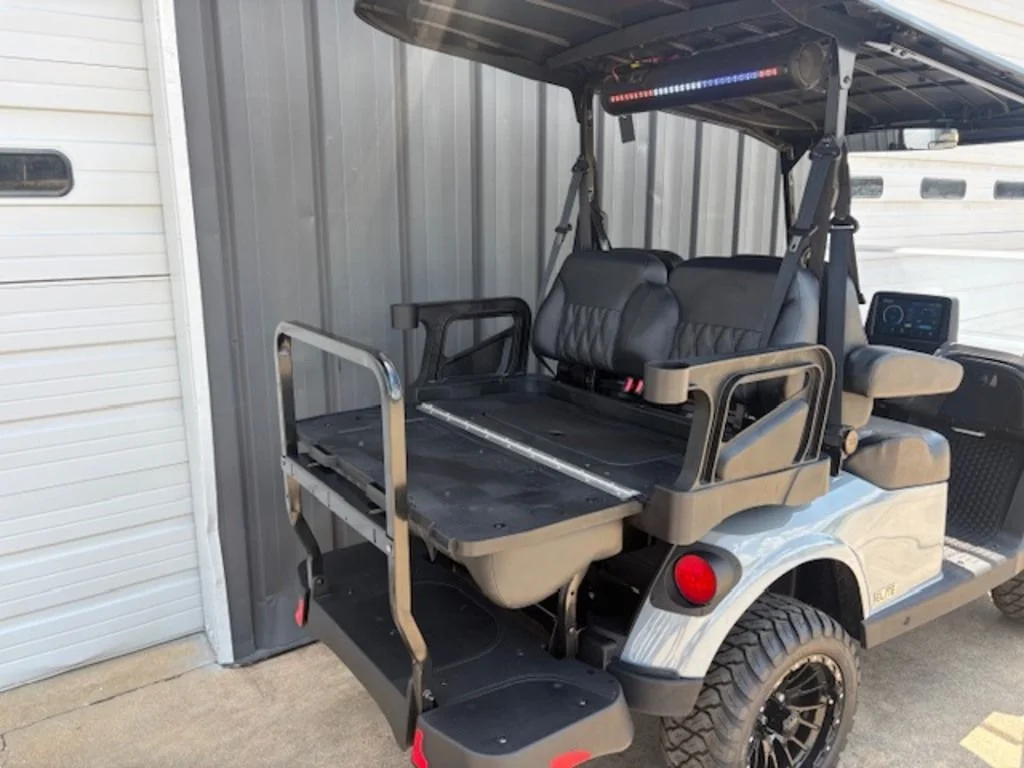 2026 E-Z-GO RXV ELiTE Lithium photo 6