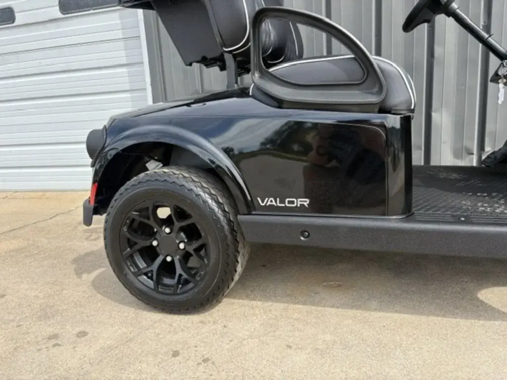 2027 E-Z-GO RXV 2 Valor S 13.5 Gas Black photo 7