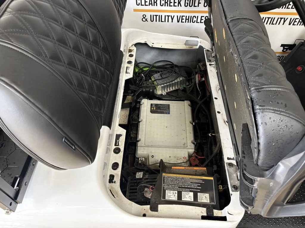 2022 E-Z-GO RXV ELiTE Lithium photo 5