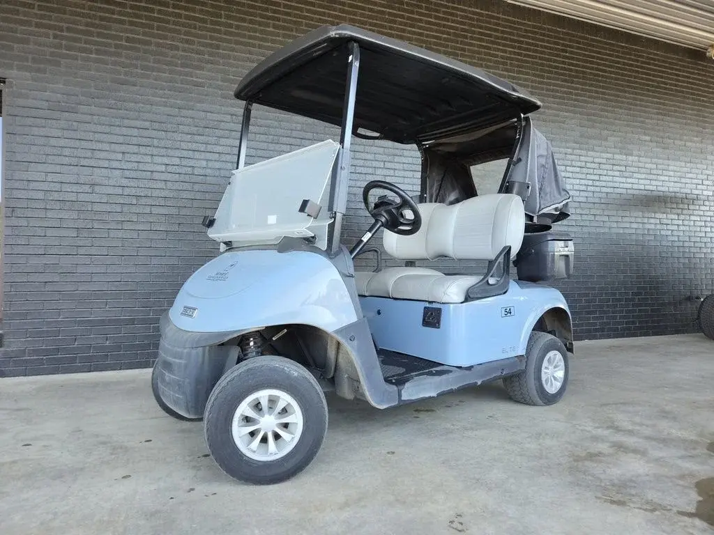 2022 E-Z-GO RXV photo 4