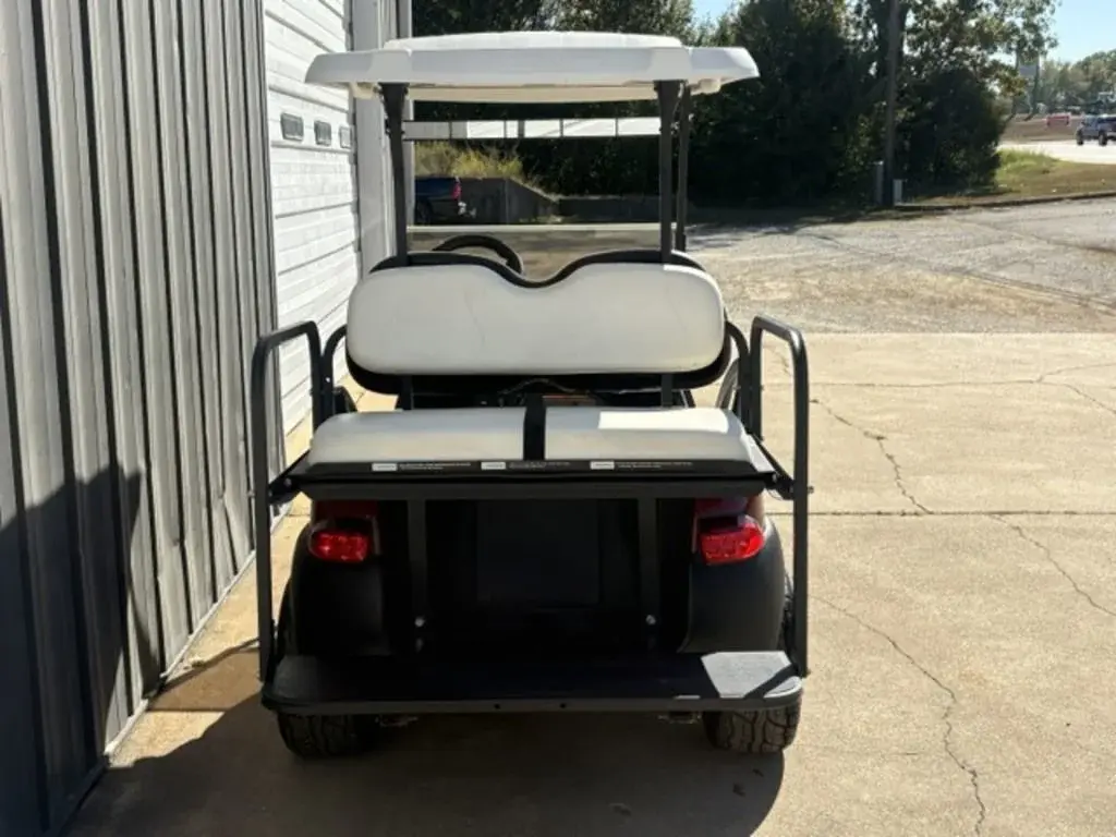 2017 Club Car Precedent photo 4