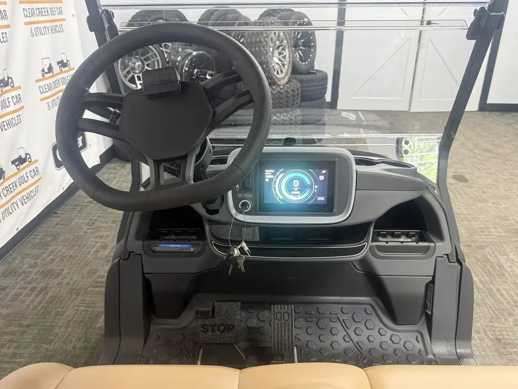 2027 Club Car Onward photo 7