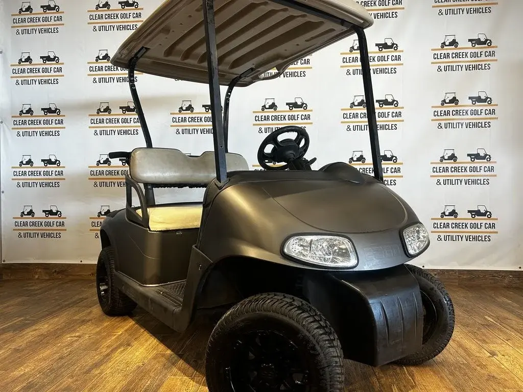 2009 E-Z-GO RXV photo 1