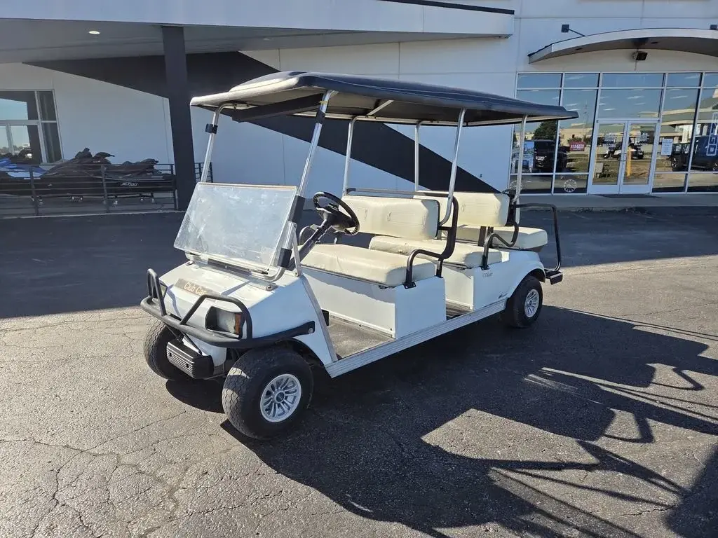 2018 Club Car Villager photo 1