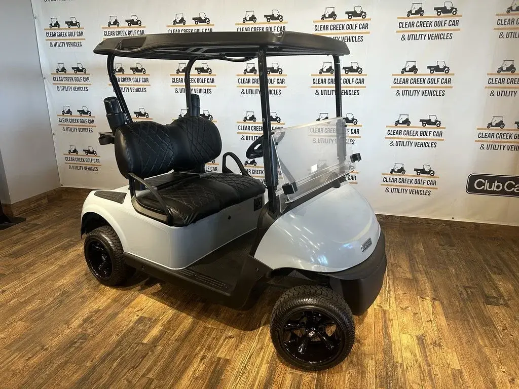 2022 E-Z-GO RXV photo 1