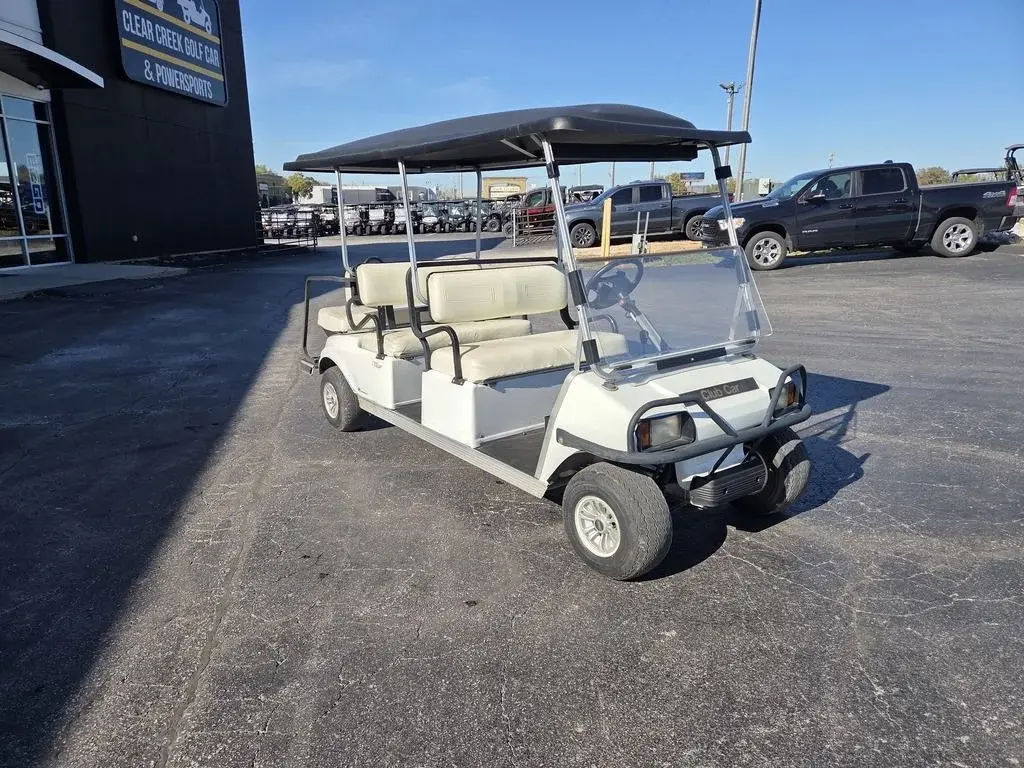 2018 Club Car Villager photo 4