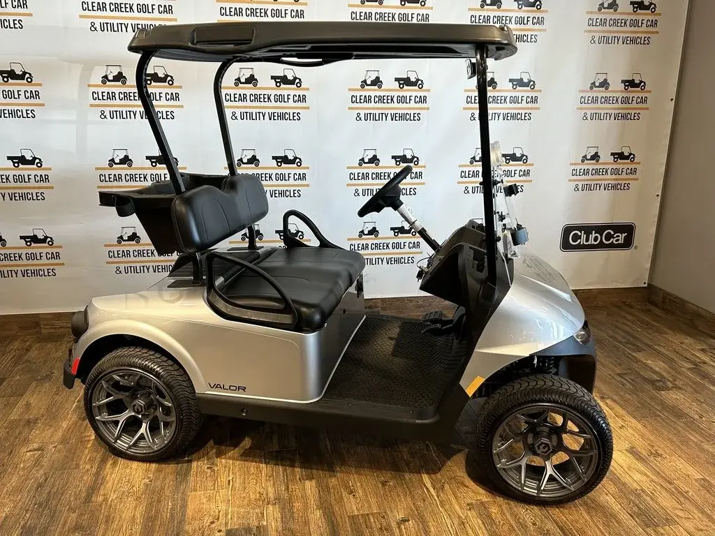 2026 E-Z-GO RXV 2 Valor S + 48V Platinum photo 3