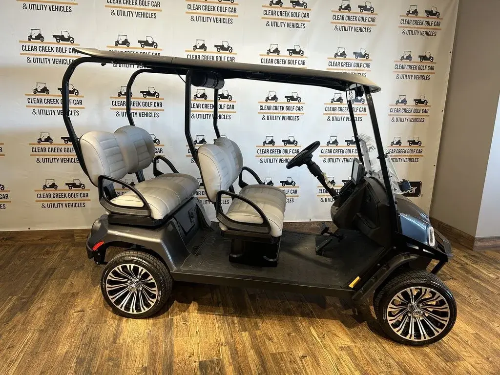 2026 E-Z-GO Liberty photo 3