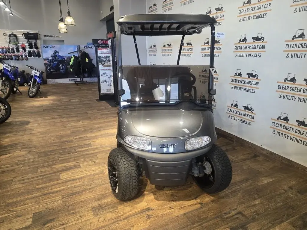 2022 E-Z-GO Freedom photo 2