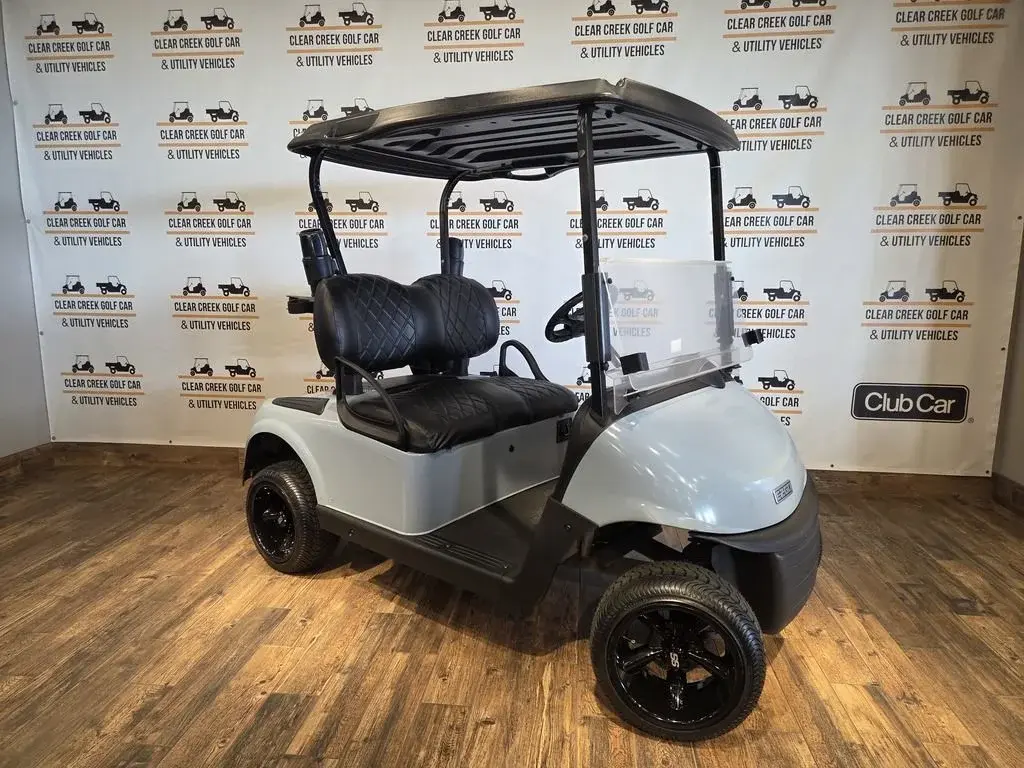 2022 E-Z-GO RXV photo 1