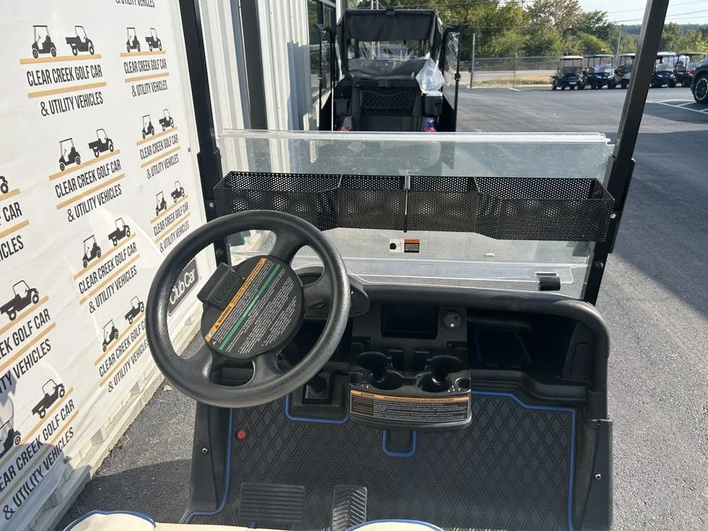 2021 E-Z-GO RXV photo 5