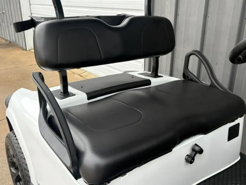 2027 E-Z-GO RXV 2 Valor S + 13.5 Gas Bright White photo 8