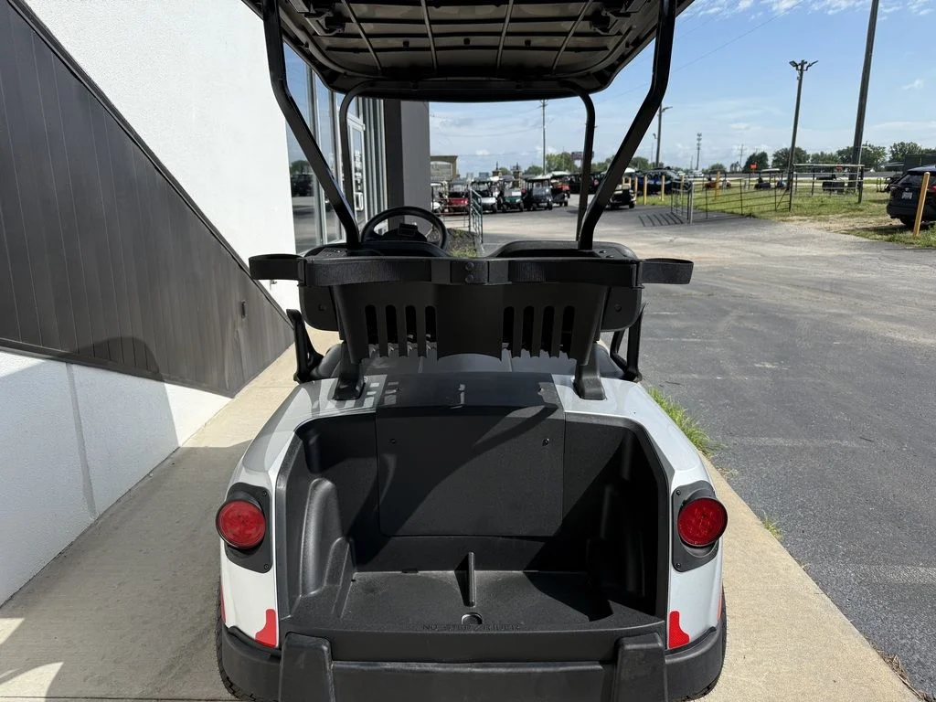 2025 E-Z-GO Freedom photo 4