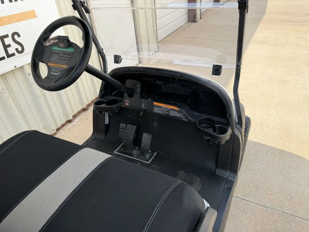 2020 Club Car Precedent Gas photo 3