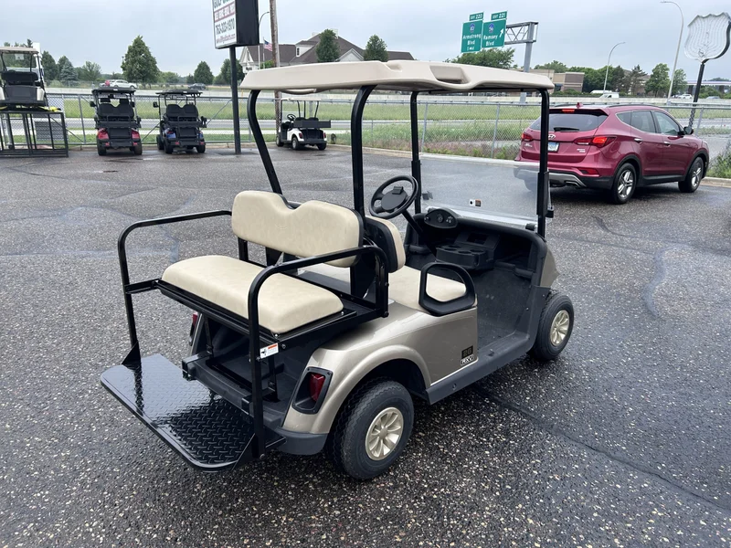 2019 E-Z-GO RXV photo 9