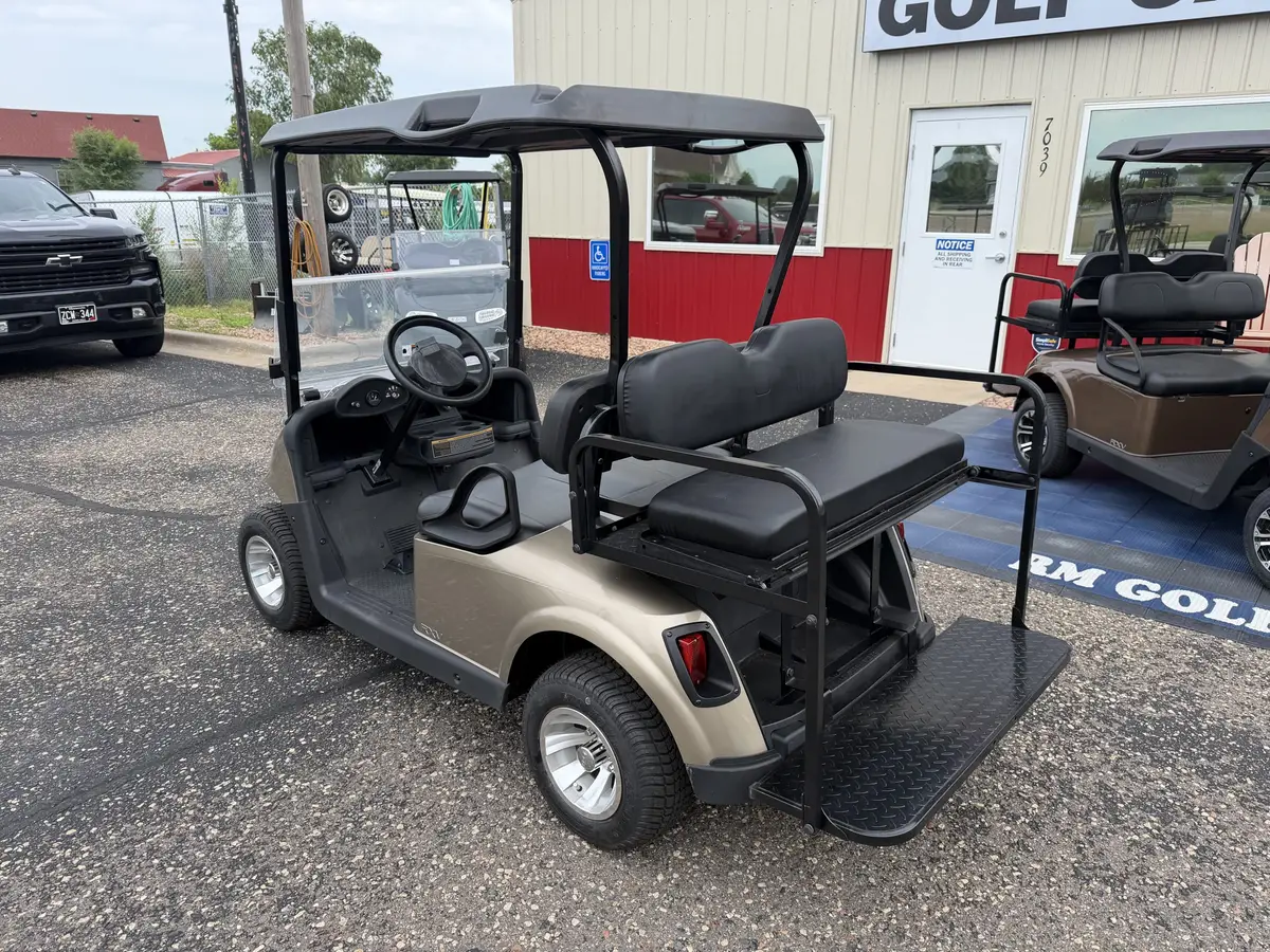2017 E-Z-GO RXV photo 8