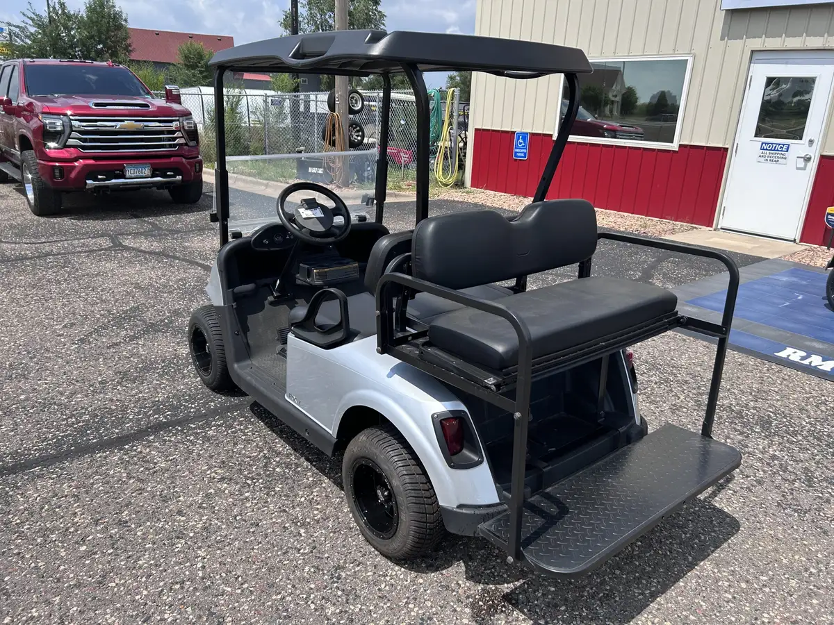 2017 E-Z-GO RXV photo 12