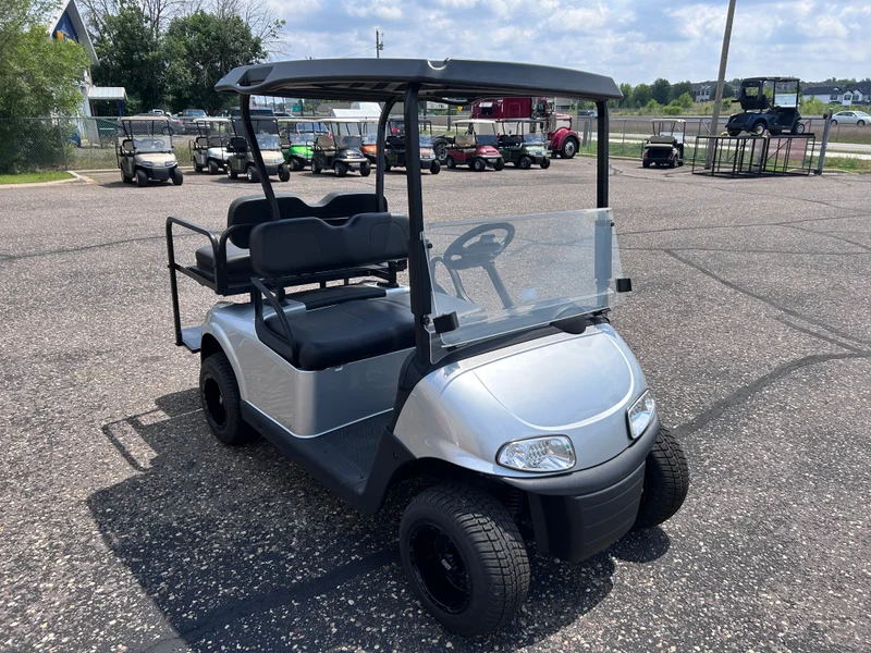 2017 E-Z-GO RXV photo 4