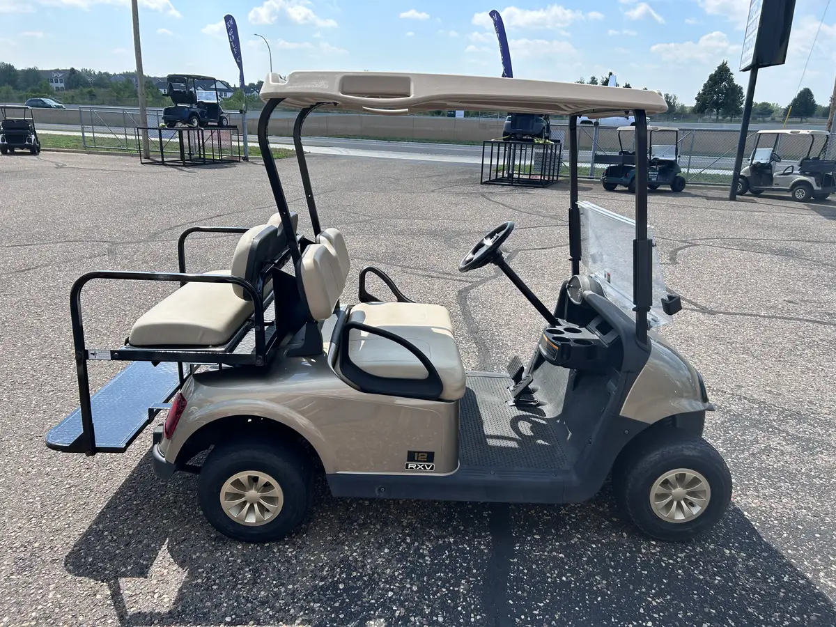 2019 E-Z-GO RXV photo 5