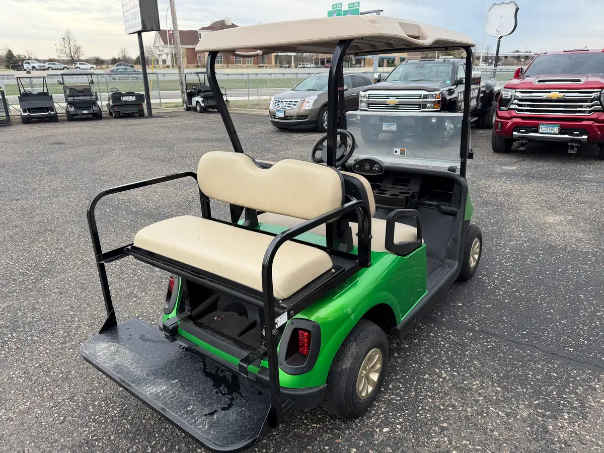 2019 E-Z-GO RXV photo 5
