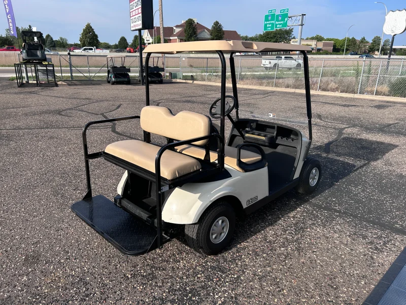 2015 E-Z-GO TXT photo 6