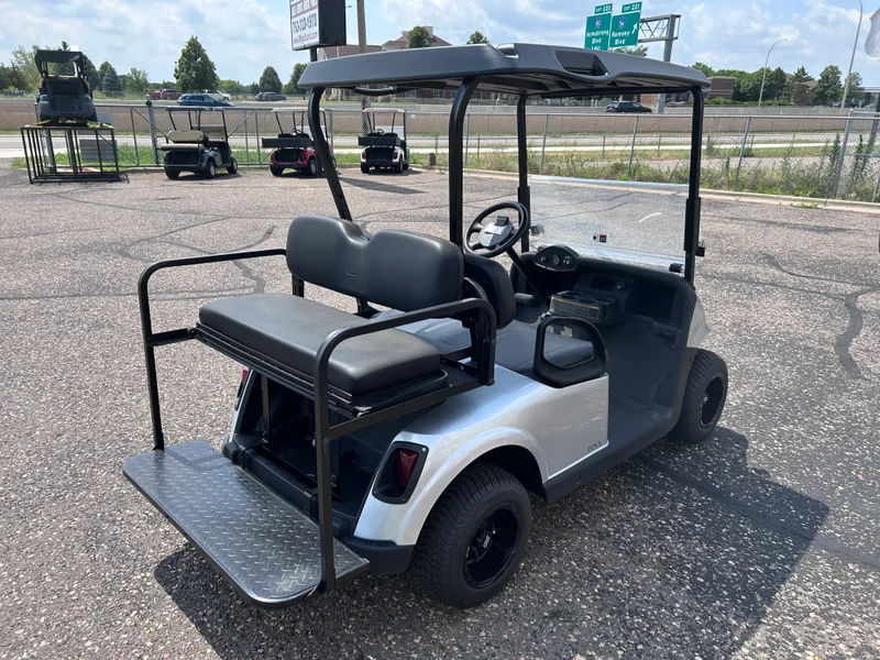 2017 E-Z-GO RXV photo 6