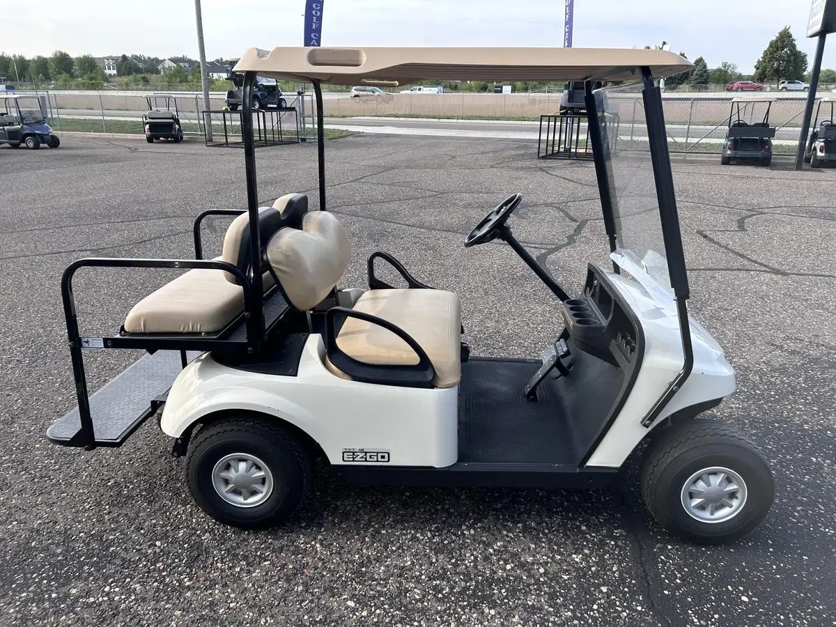 2015 E-Z-GO TXT photo 10