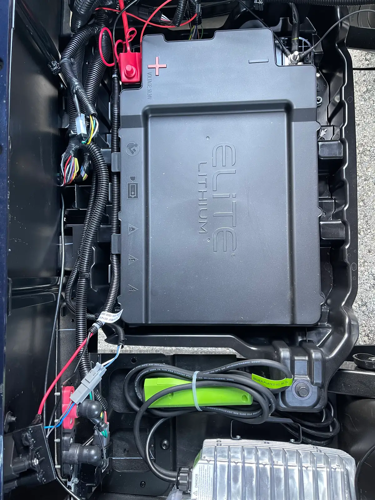 2026 E-Z-GO RXV ELiTE Lithium photo 11