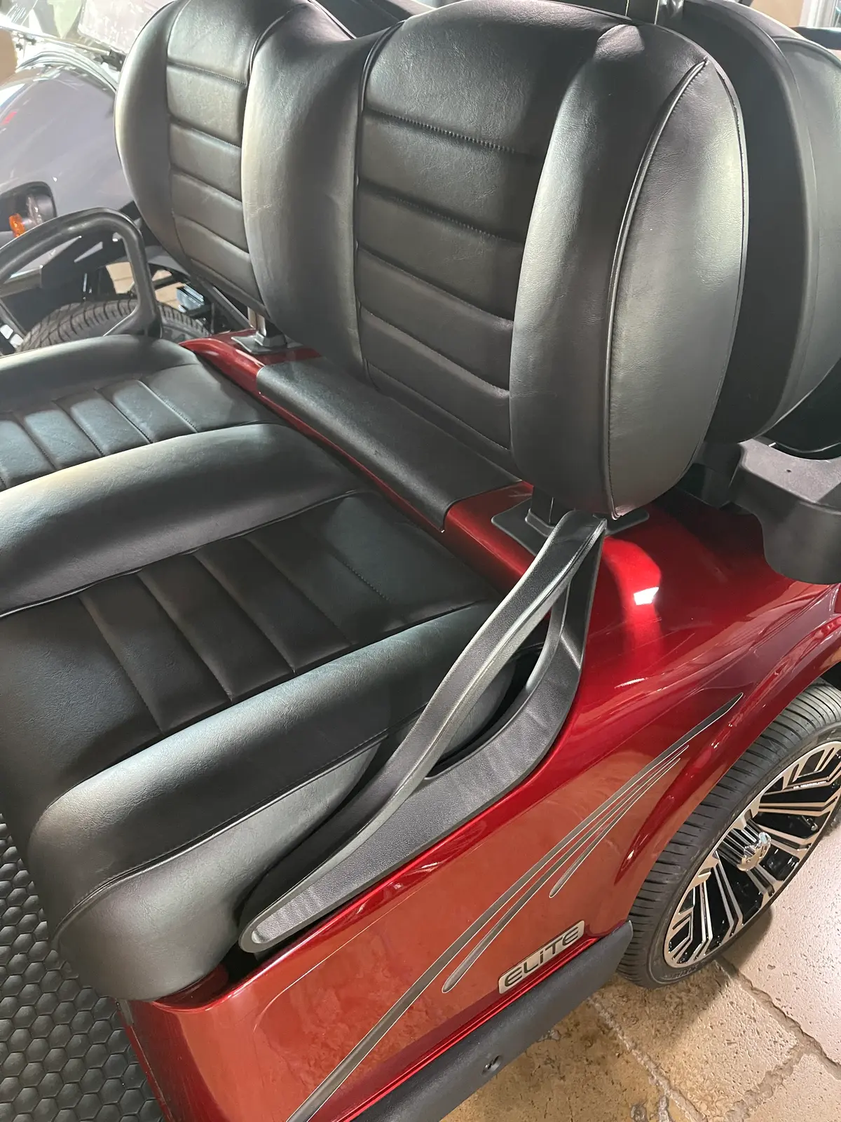 2026 E-Z-GO RXV ELiTE Lithium photo 9