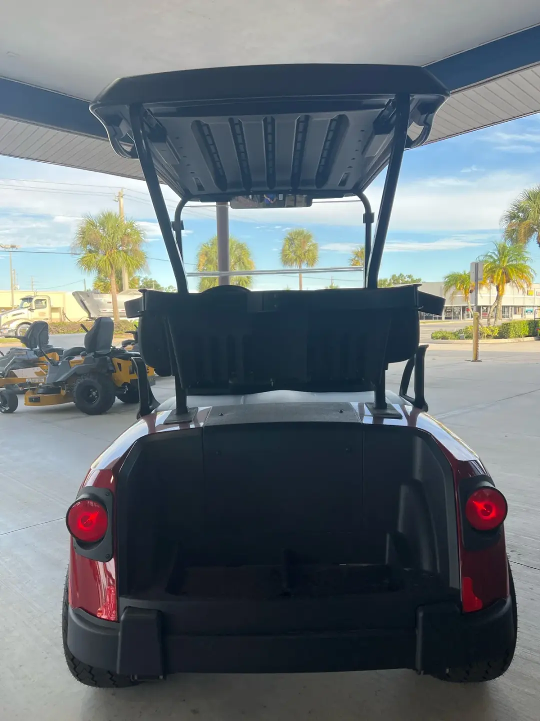2027 E-Z-GO RXV VALOR GAS EFI PTV photo 5