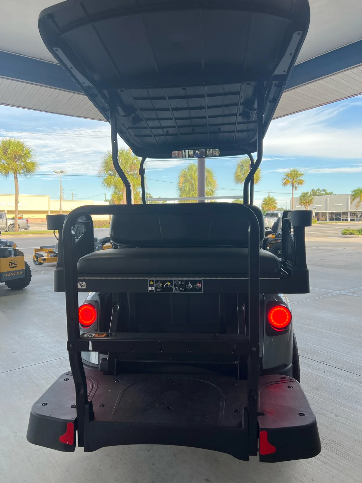 2026 E-Z-GO RXV photo 5